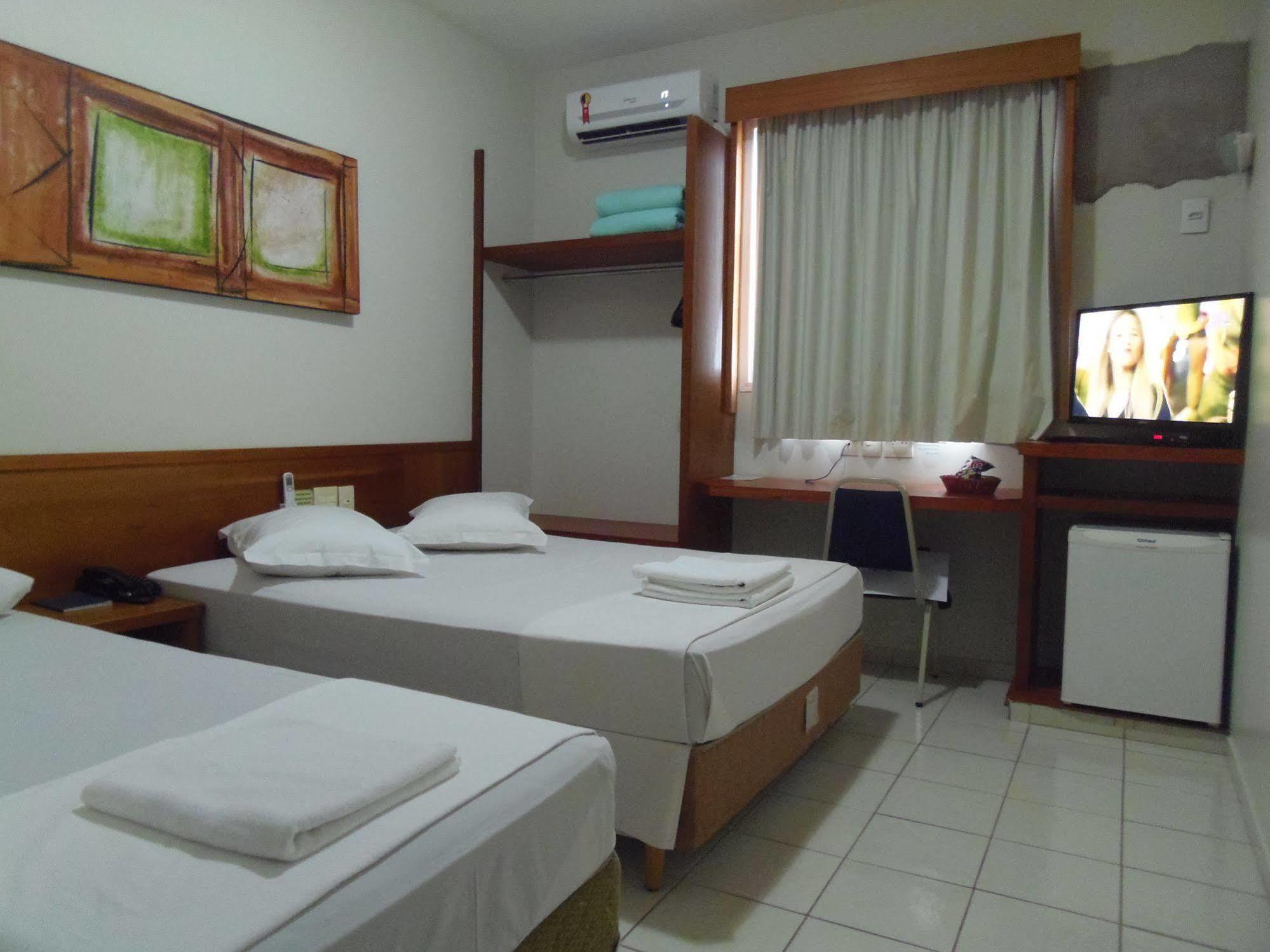 Sanare Hotel อูเบร์ลังเจีย ภายนอก รูปภาพ